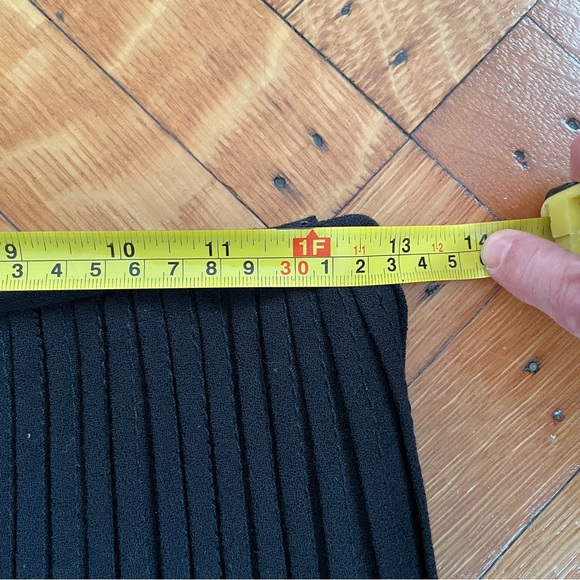 VTG Halston Pleated Black Skirt with Ruffled Hem - Picture 3 of 9